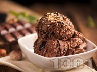 Лесен домашен млечен шоколадов сладолед със сметана